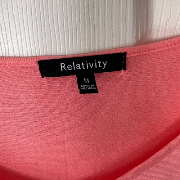 Relativity Coral Tunic with Bell Sleeves size M - Picture 2 of 4